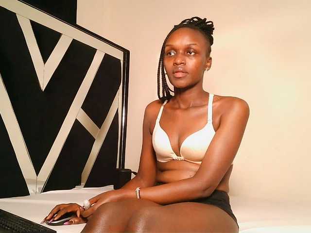 MissEbonyZ live cam on BongaCams