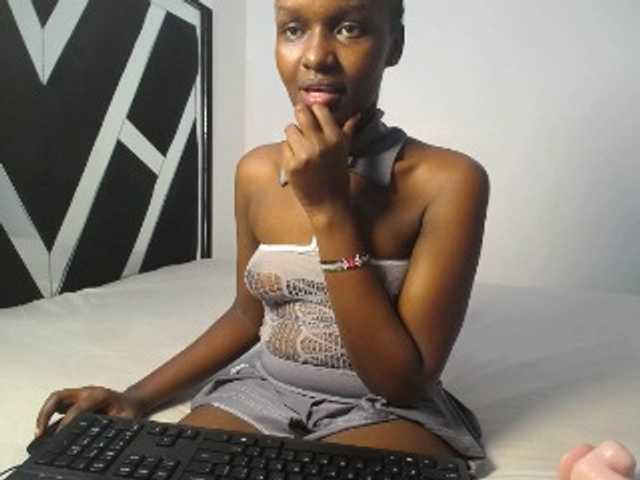 MissEbonyZ Live Cam and Statistics on UnifiedCams