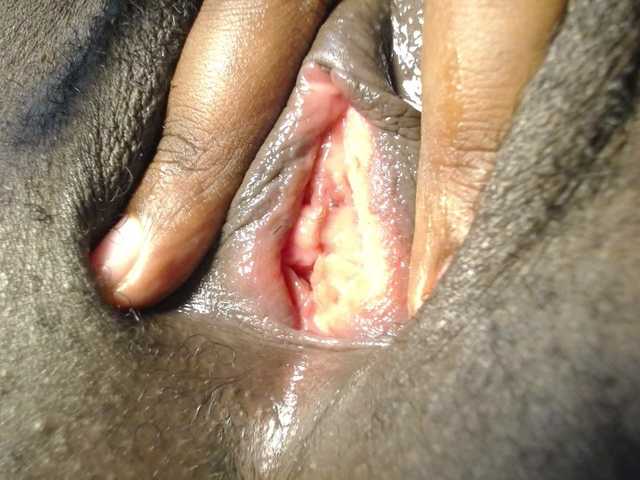 MissEbonyZ's BongaCams show and profile