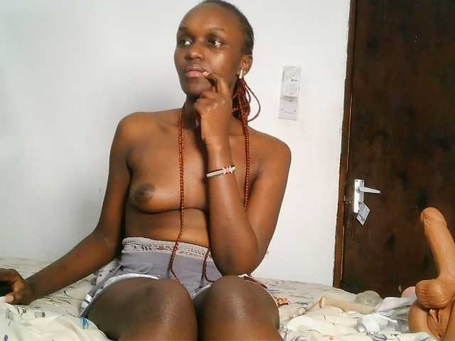 MissEbonyZ live cam on BongaCams