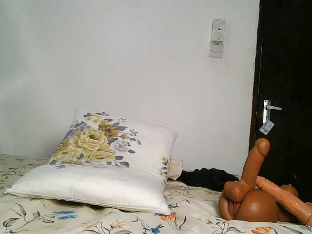 MissEbonyZ live webcam show
