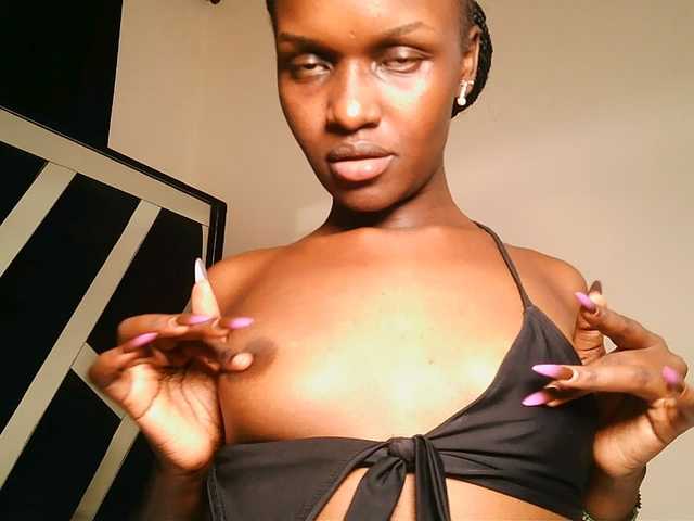 MissEbonyZ live cam on BongaCams