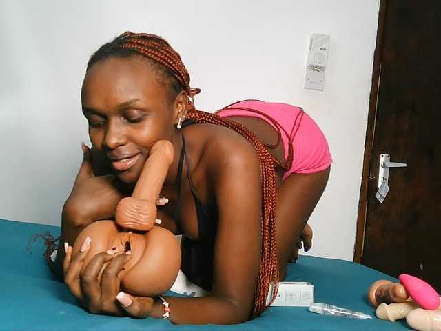 MissEbonyZ live webcam show