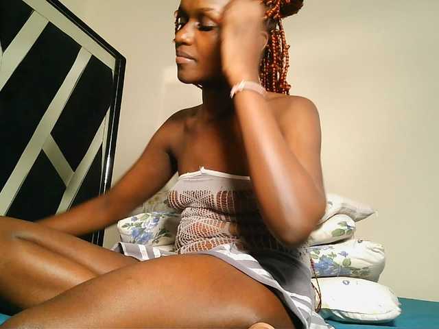MissEbonyZ live cam on BongaCams