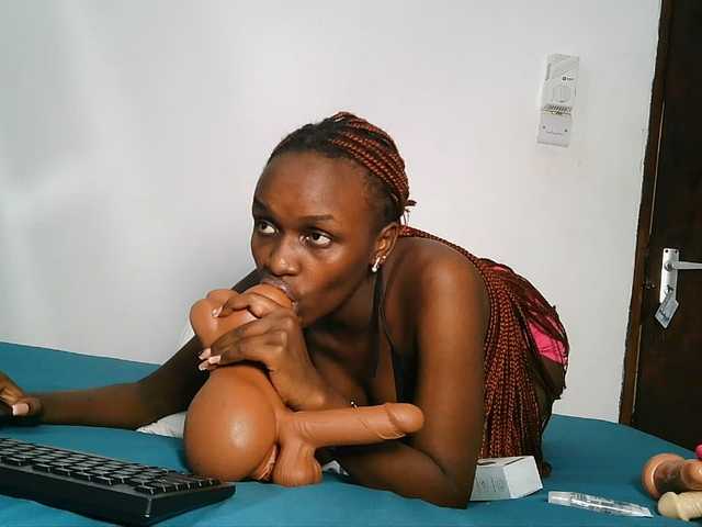 MissEbonyZ live webcam show
