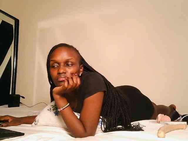 MissEbonyZ webcam