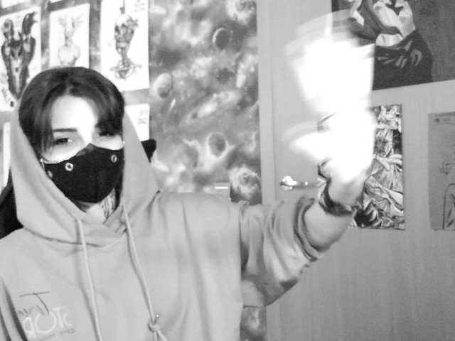 Dark-Pictur-