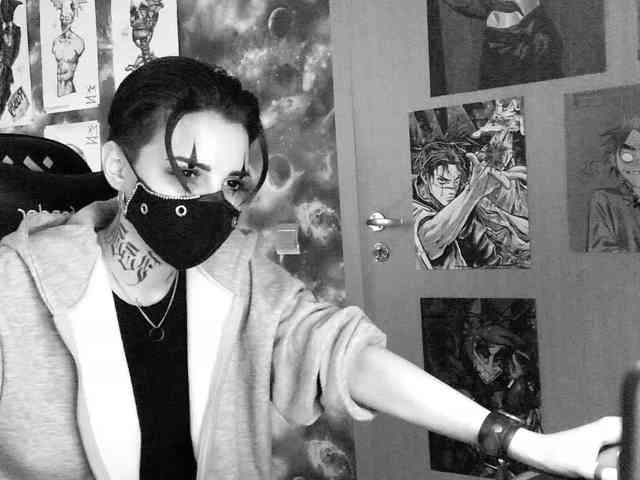 Dark-Pictur- webcam