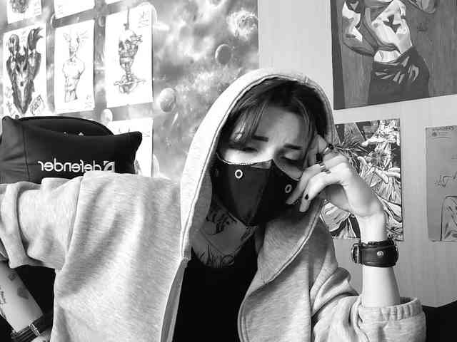 Dark-Pictur- webcam