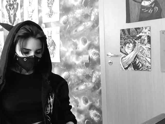 Modella: Dark-Pictur-