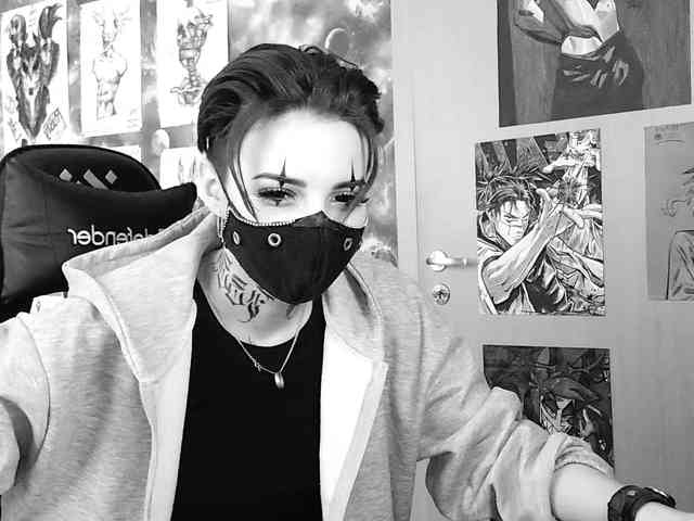 Dark-Pictur- webcam
