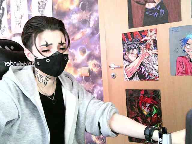 Dark-Pictur- webcam
