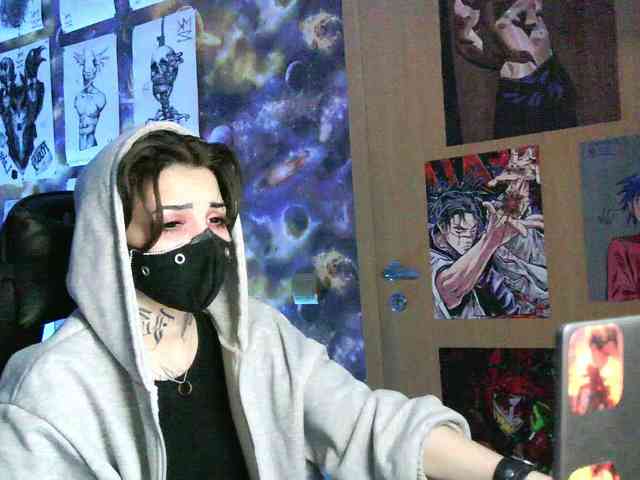 Dark-Pictur- webcam