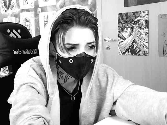 Dark-Pictur- webcam
