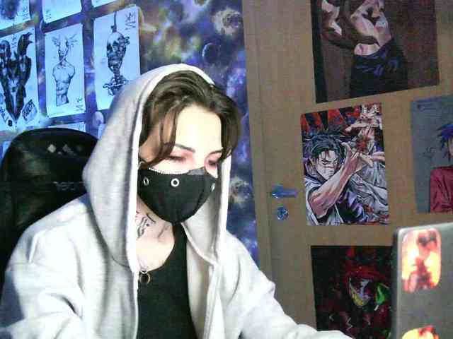 Dark-Pictur- webcam