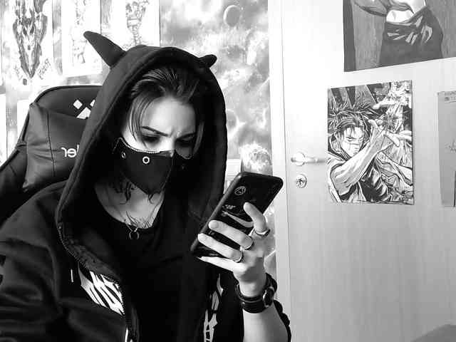 Dark-Pictur- webcam