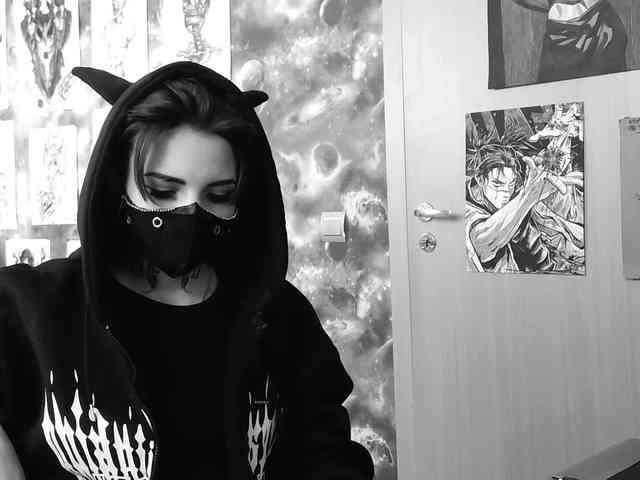Dark-Pictur- webcam