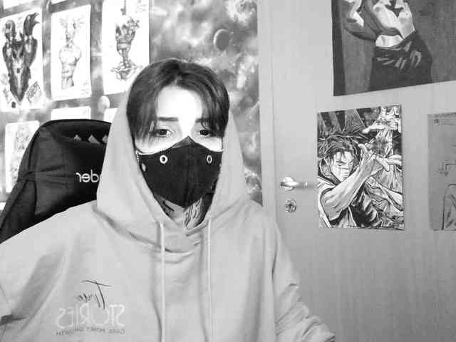 Dark-Pictur- webcam
