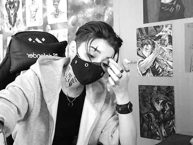 Dark-Pictur- webcam
