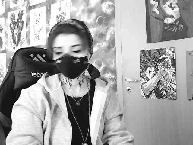Dark-Pictur- webcam