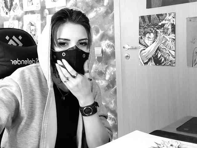 Dark-Pictur- Live Webcam on BongaCams