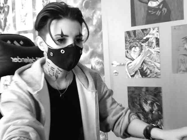 Dark-Pictur- webcam
