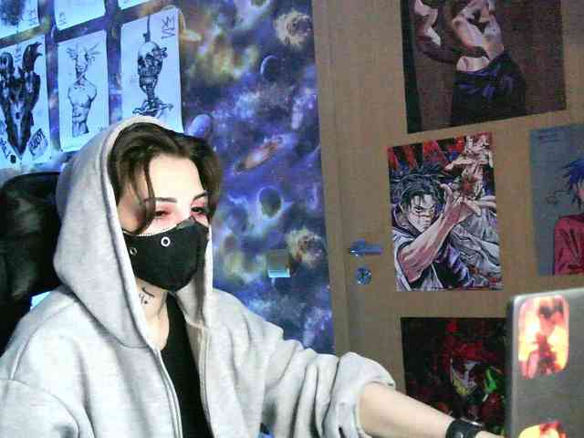 Dark-Pictur- webcam