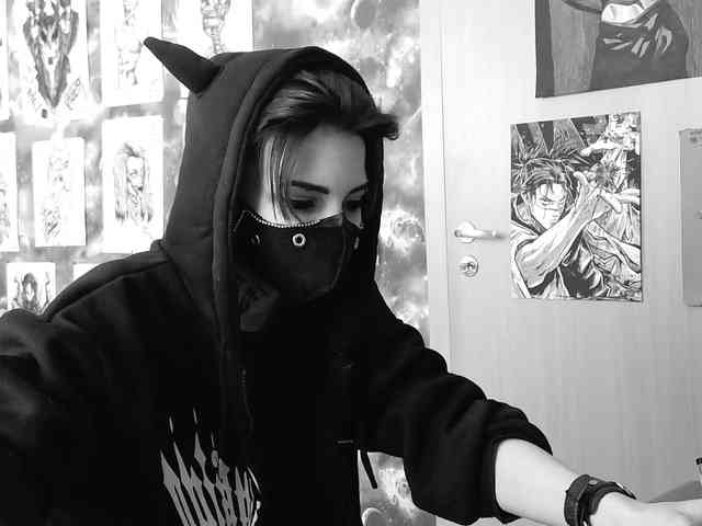 Dark-Pictur- webcam