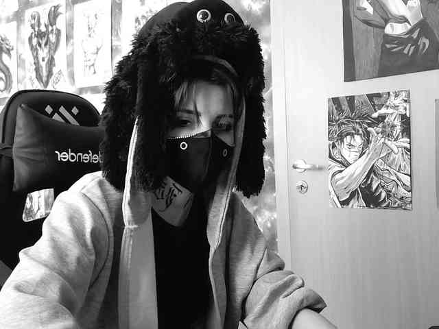 Dark-Pictur- webcam