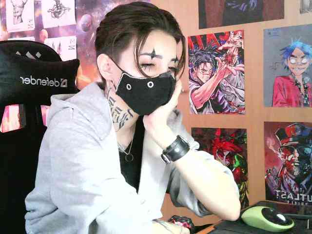 Dark-Pictur- webcam