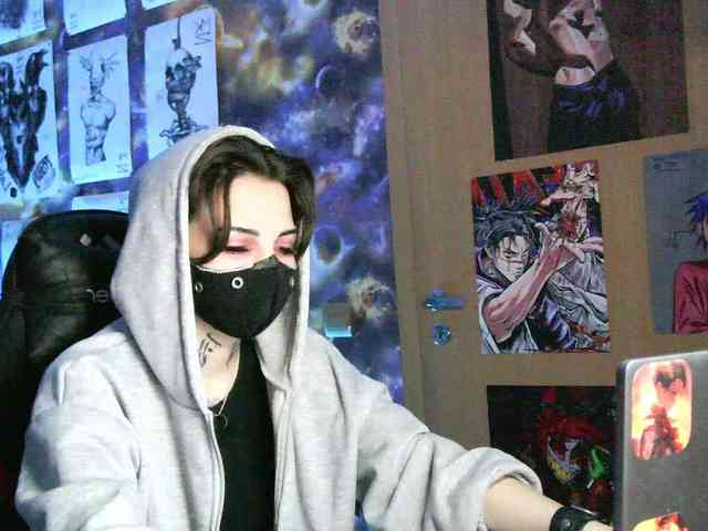 Dark-Pictur- webcam