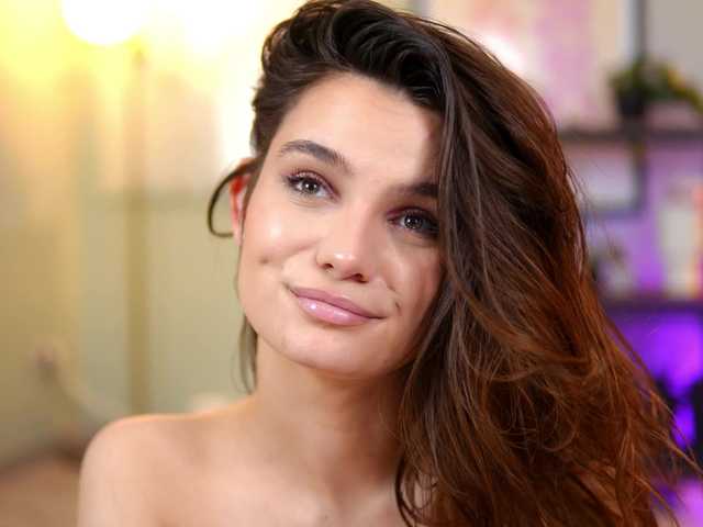 LenaLaurent's BongaCams show and profile