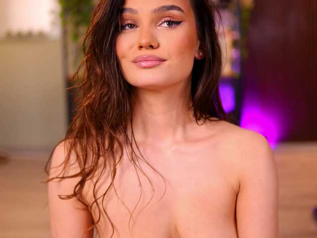 LenaLaurent's BongaCams show and profile