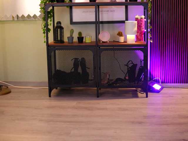 LenaLaurent live cam on BongaCams