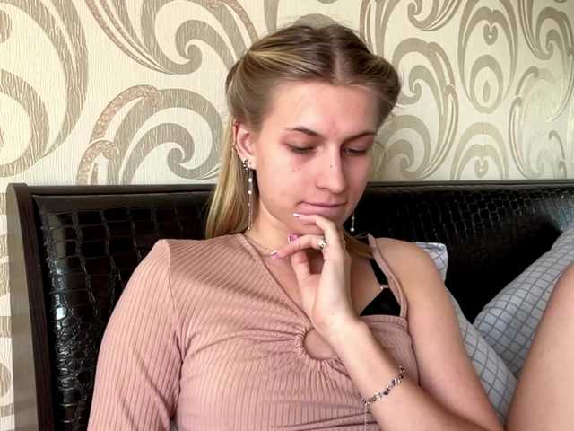 ElliWagemann live cam on BongaCams