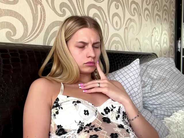 ElliWagemann live cam on BongaCams