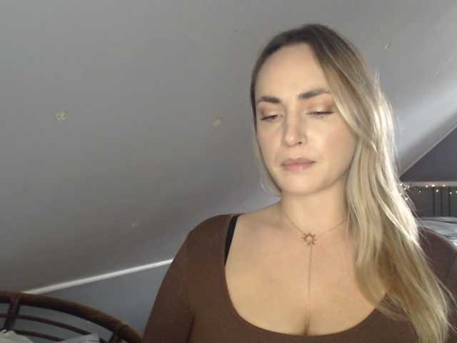 ScarlettXQueen live cam on BongaCams