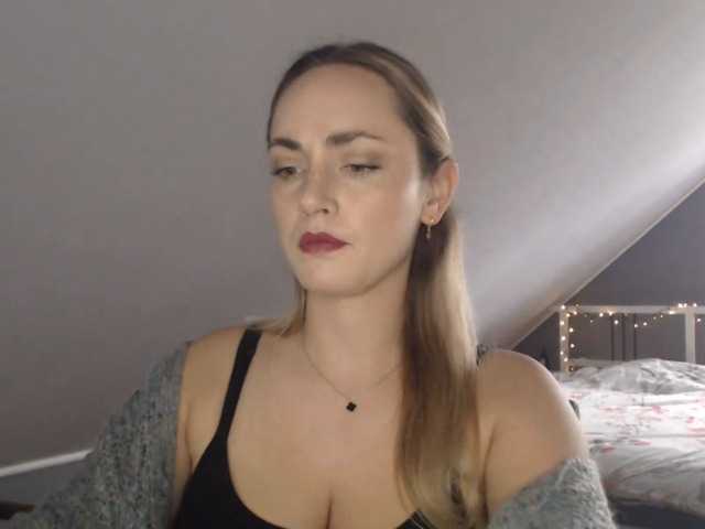 ScarlettXQueen live cam on BongaCams
