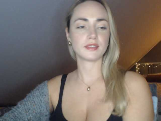 ScarlettXQueen live cam on BongaCams
