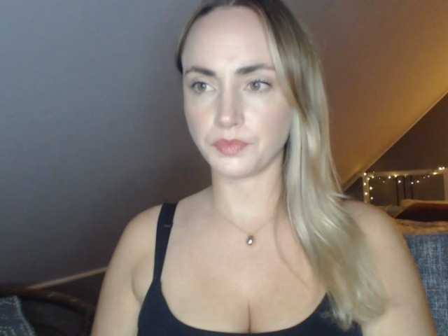 ScarlettXQueen live cam on BongaCams