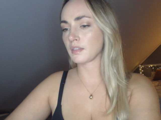 ScarlettXQueen live webcam show