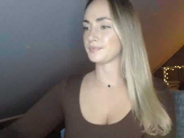 ScarlettXQueen live cam on BongaCams