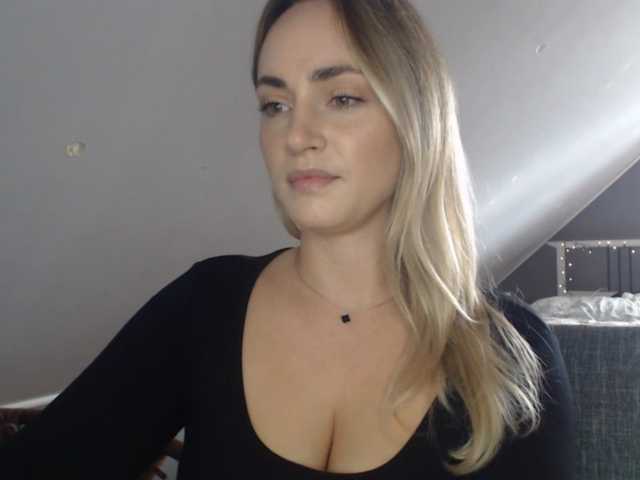 ScarlettXQueen live cam on BongaCams