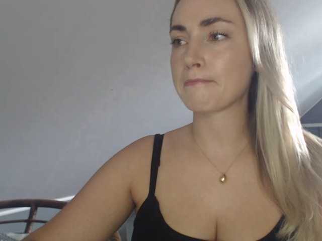 ScarlettXQueen live webcam show