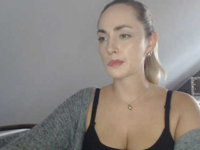 ScarlettXQueen live cam on BongaCams