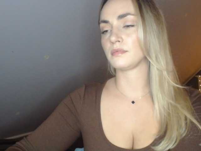 ScarlettXQueen live cam on BongaCams