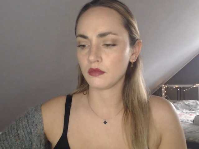 ScarlettXQueen live cam on BongaCams