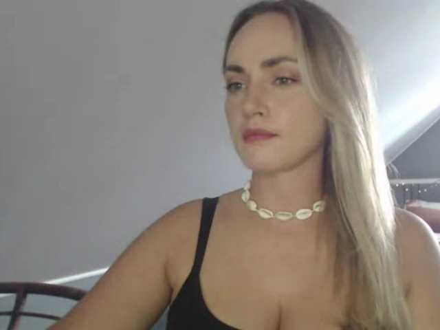 ScarlettXQueen live cam on BongaCams