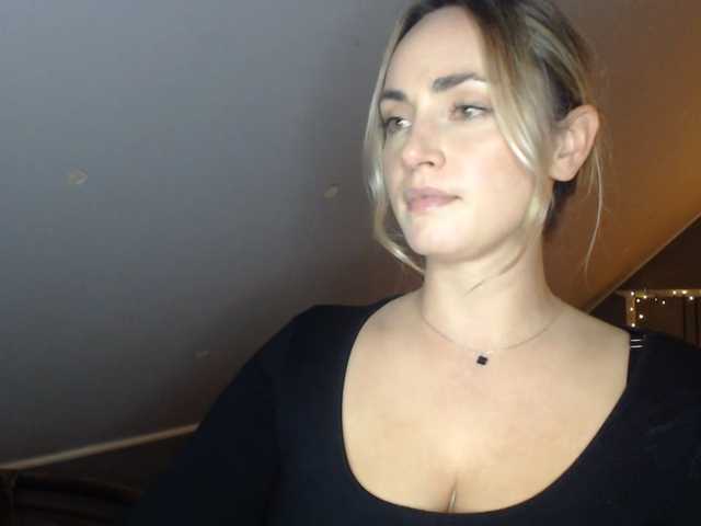 ScarlettXQueen live cam on BongaCams
