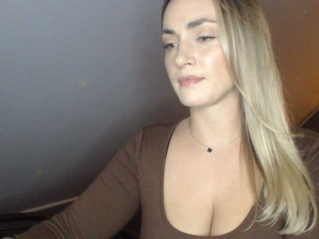 ScarlettXQueen live cam on BongaCams